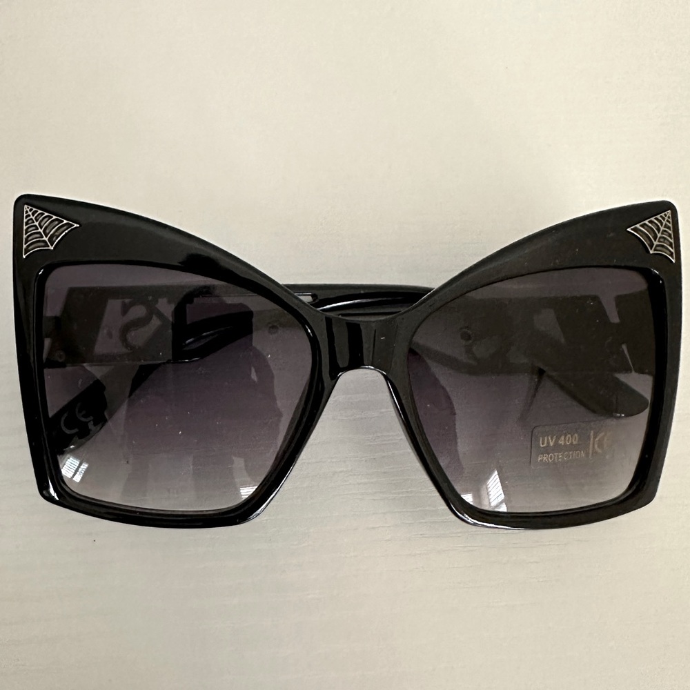 Killstar Widow’s Watch sunglasses brand new in box